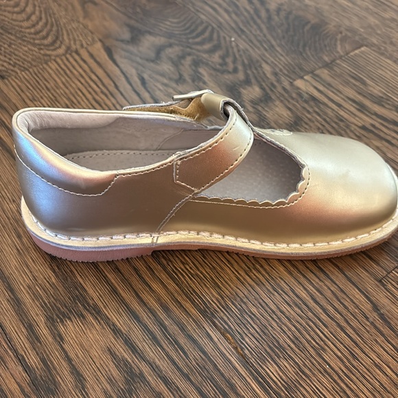 L’Amour Selina scalloped Mary Janes - size 13 - Picture 4 of 5